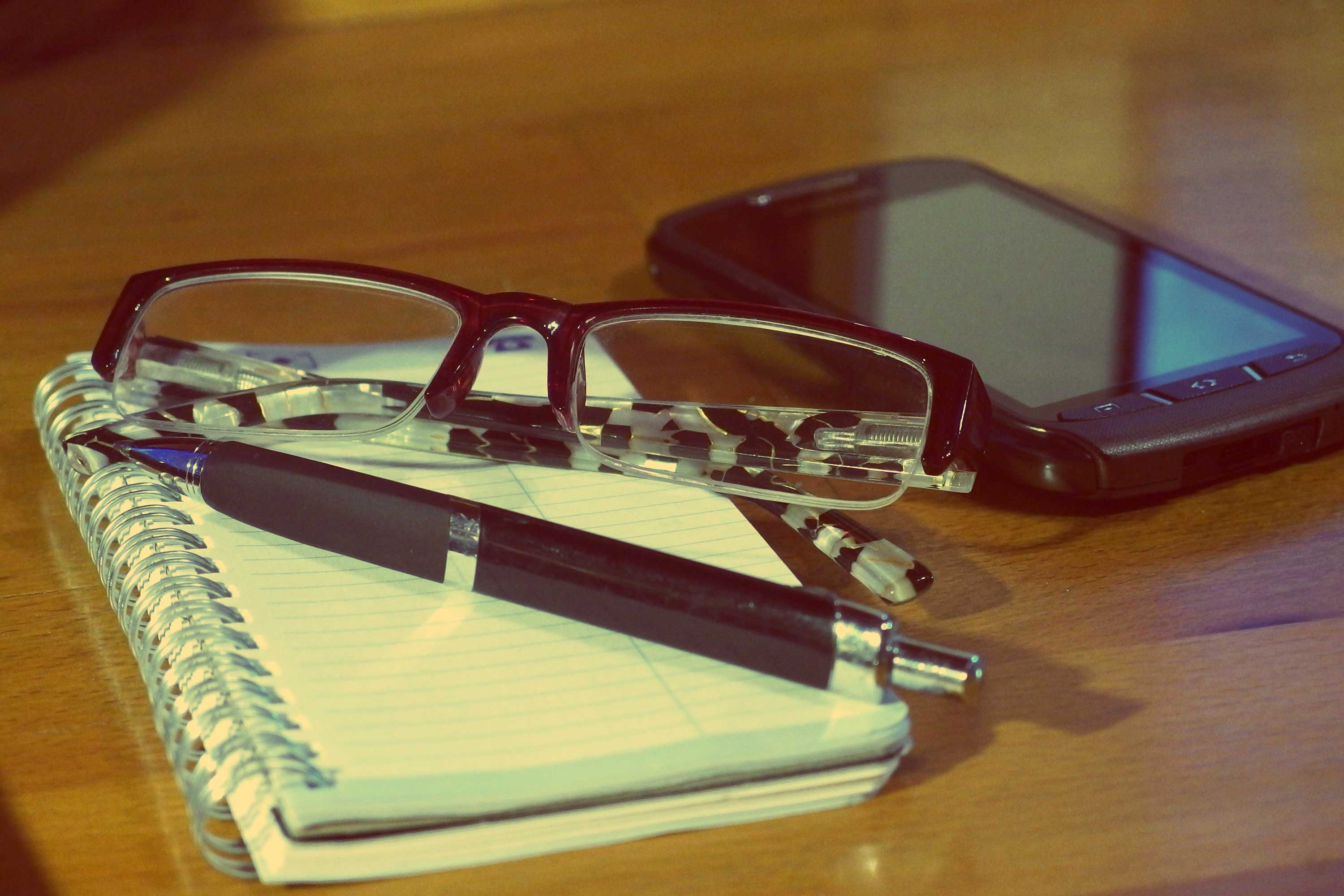 Glasses_and_Notebook